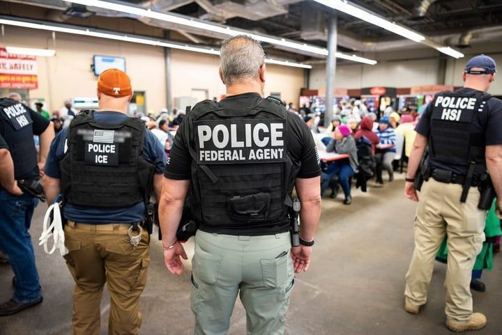 ICE to Buy Tool that Tracks Locations of Hundreds of Millions of Phones Every Day